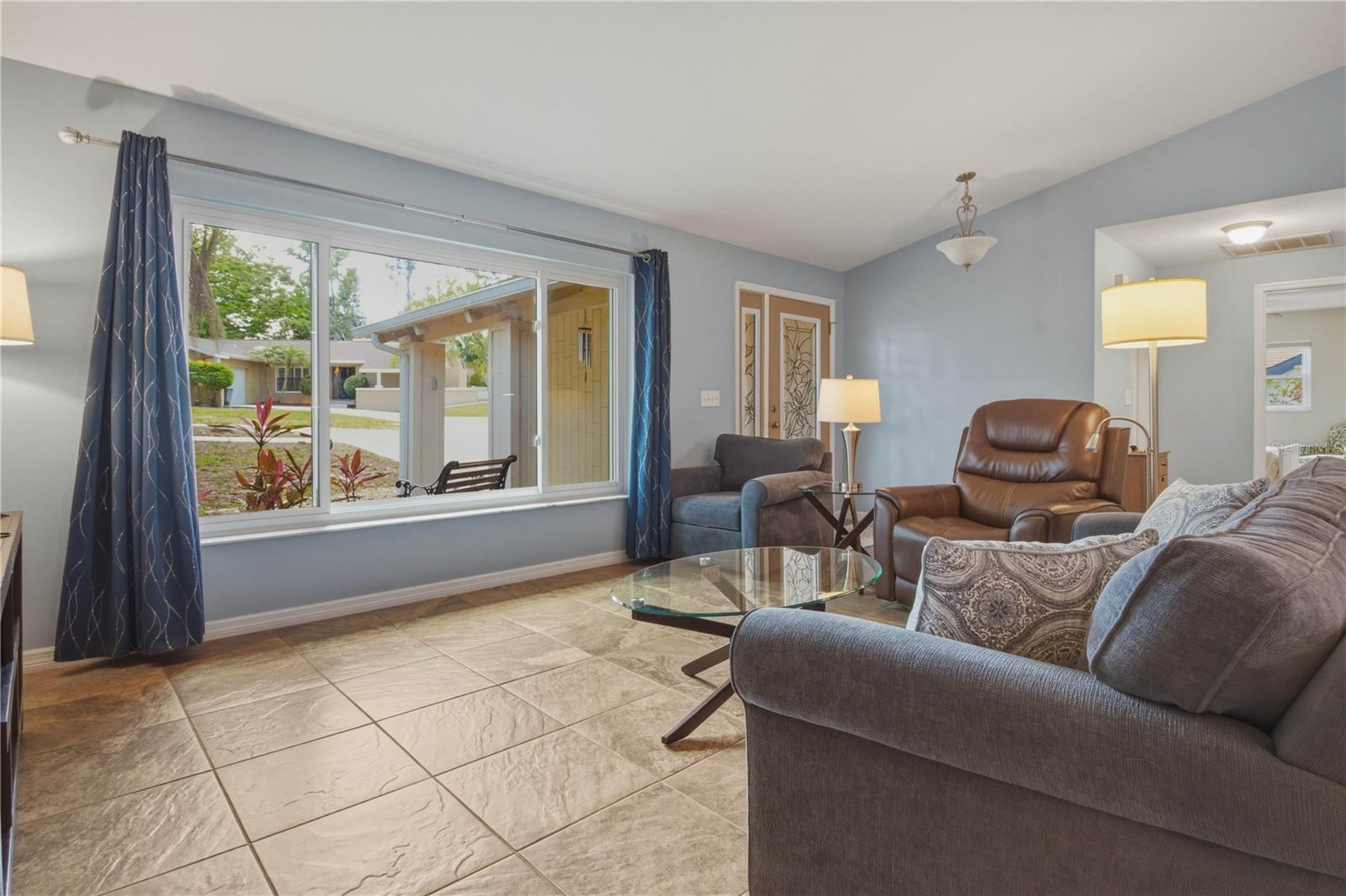 LAKE VALENCIA UNIT 3B - Residential