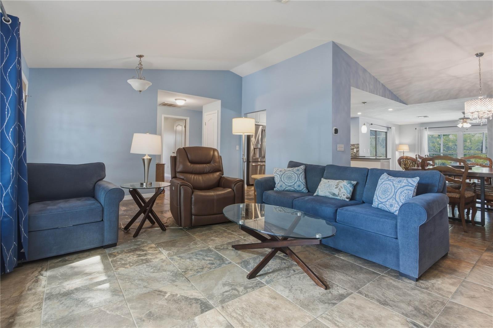 LAKE VALENCIA UNIT 3B - Residential