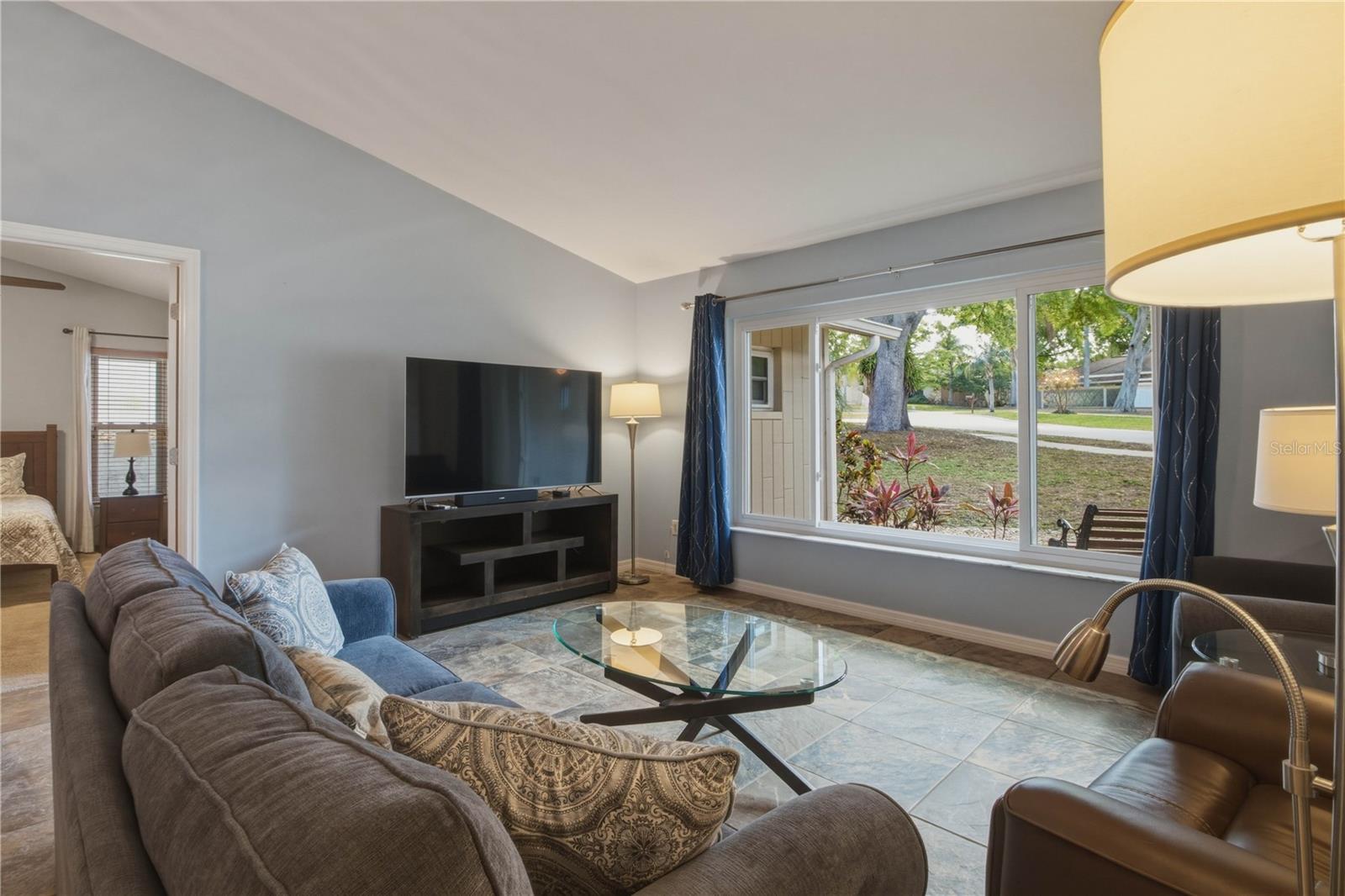 LAKE VALENCIA UNIT 3B - Residential