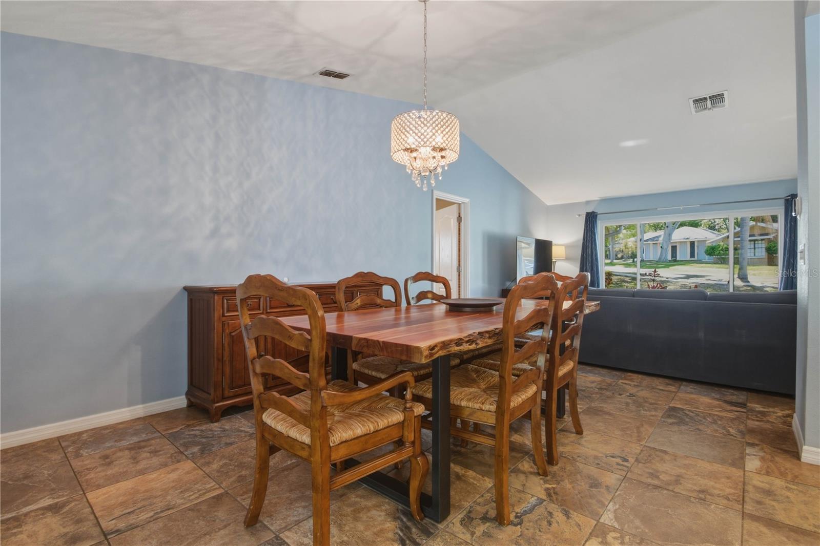 LAKE VALENCIA UNIT 3B - Residential