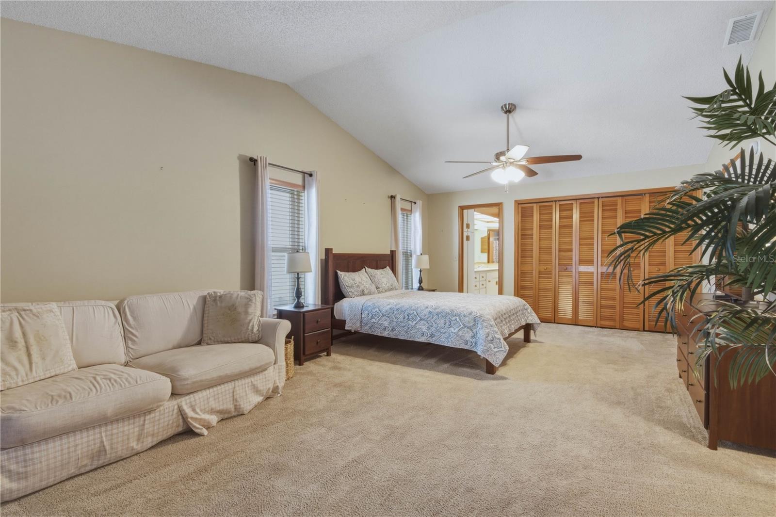 LAKE VALENCIA UNIT 3B - Residential