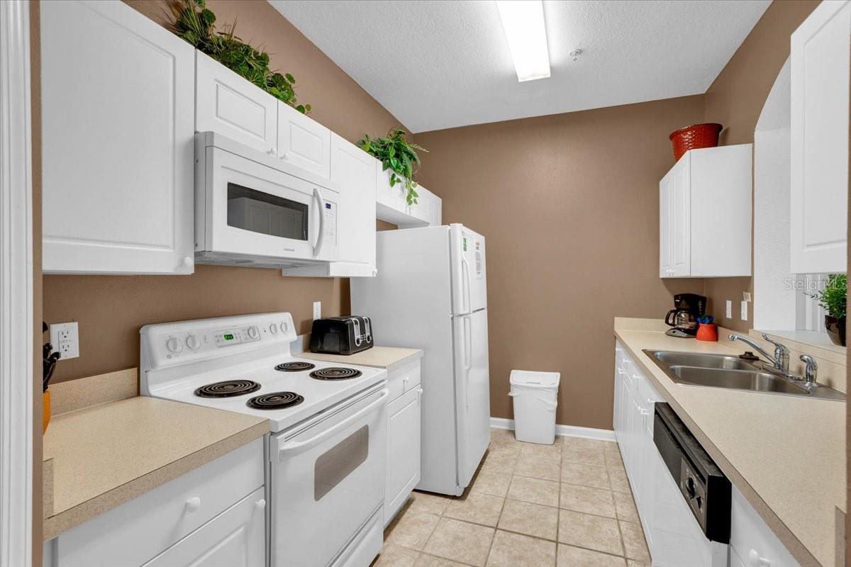 2307 SILVER PALM DRIVE 102