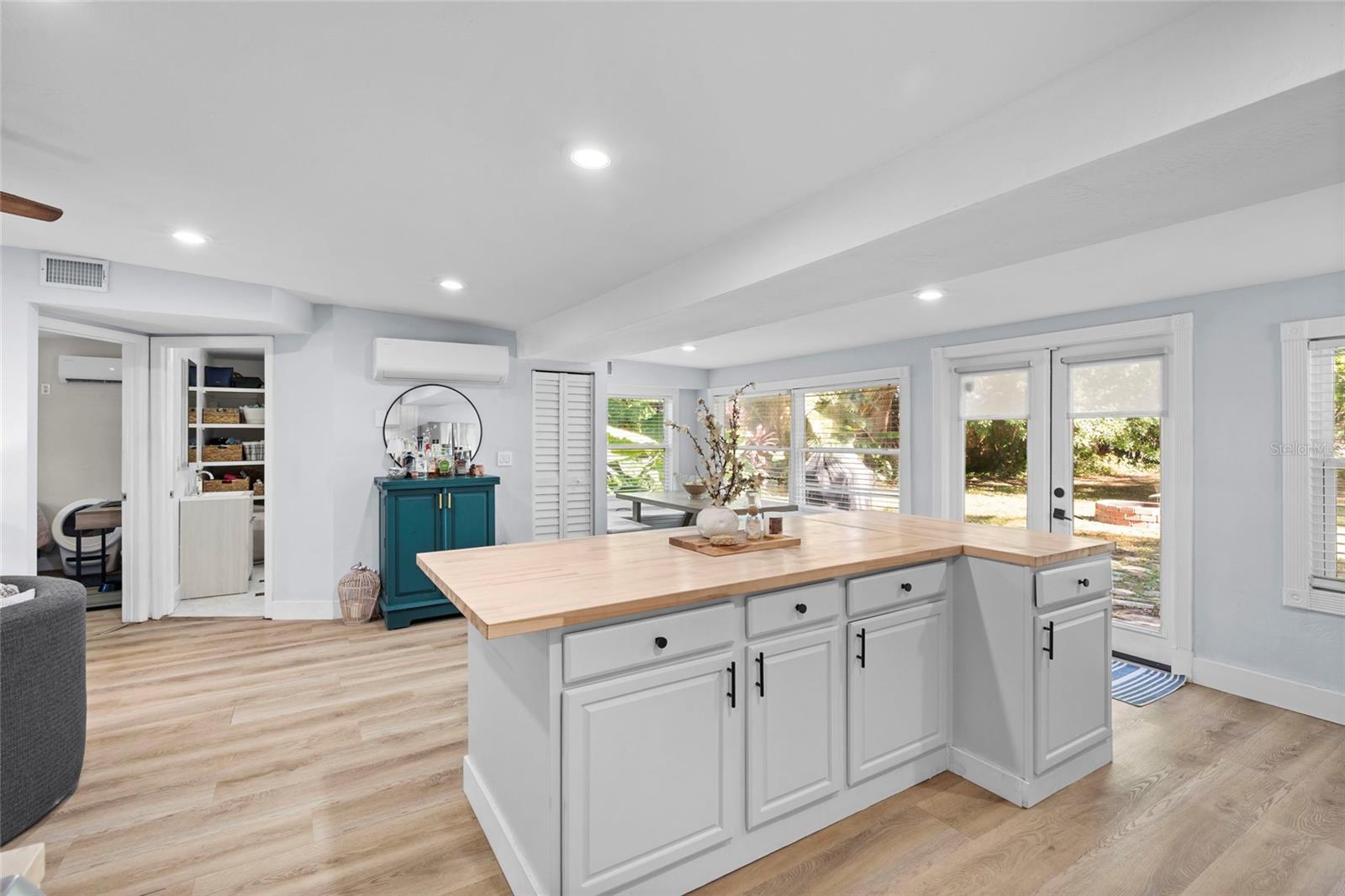 HARBOR LAKE - Residential