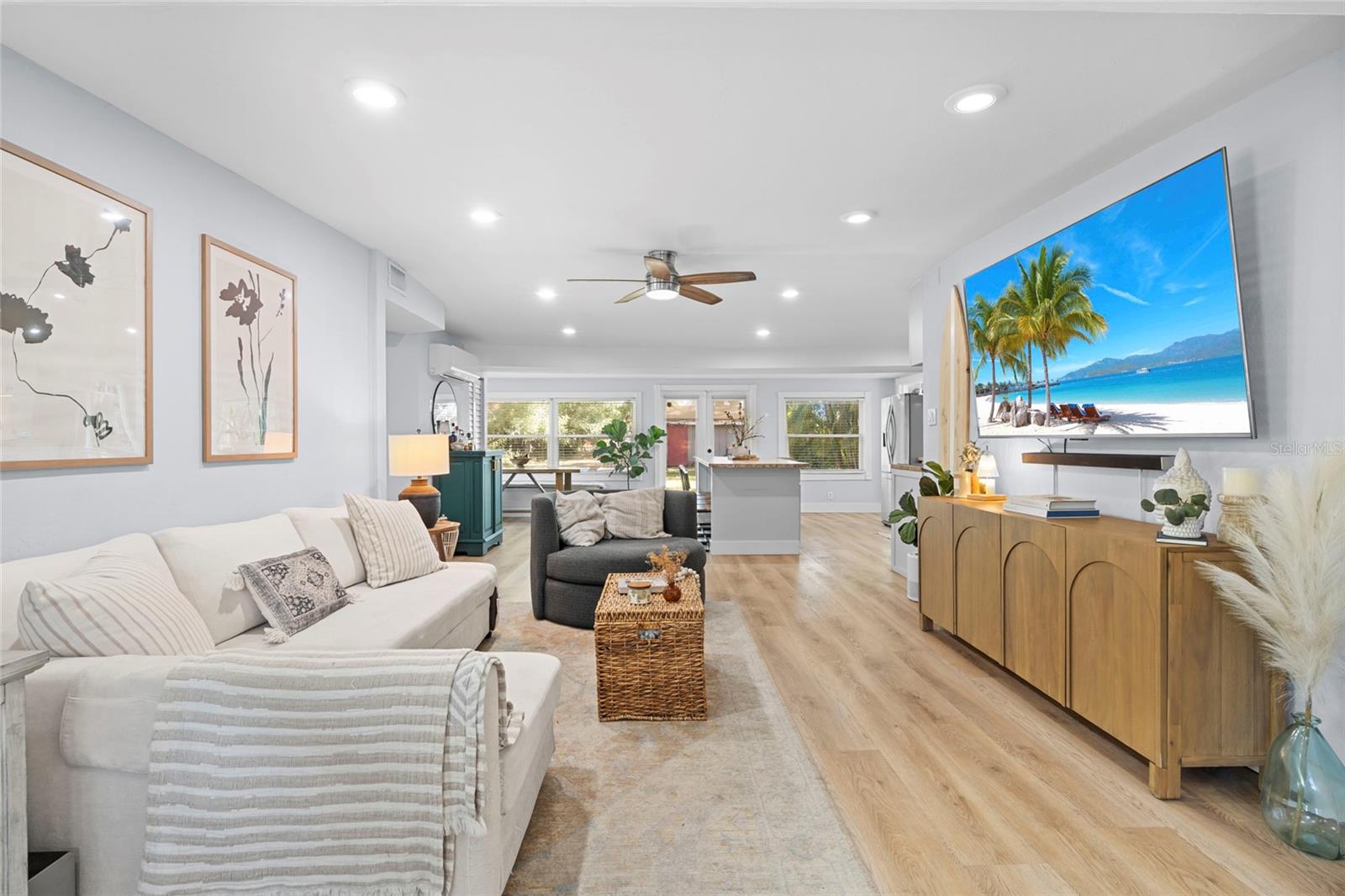 HARBOR LAKE - Residential