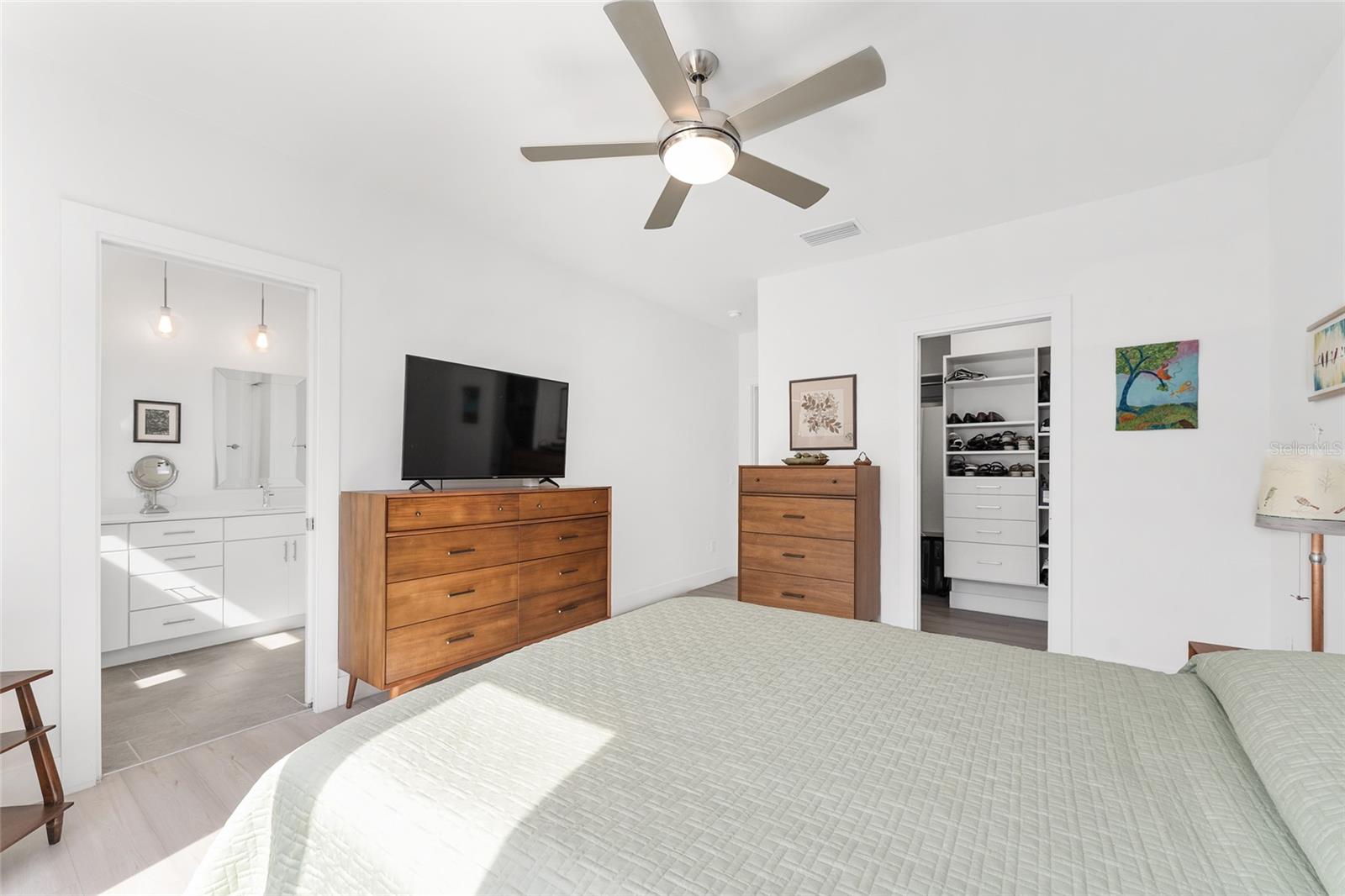 THE VUE AT CELEBRATION POINTE - Residential