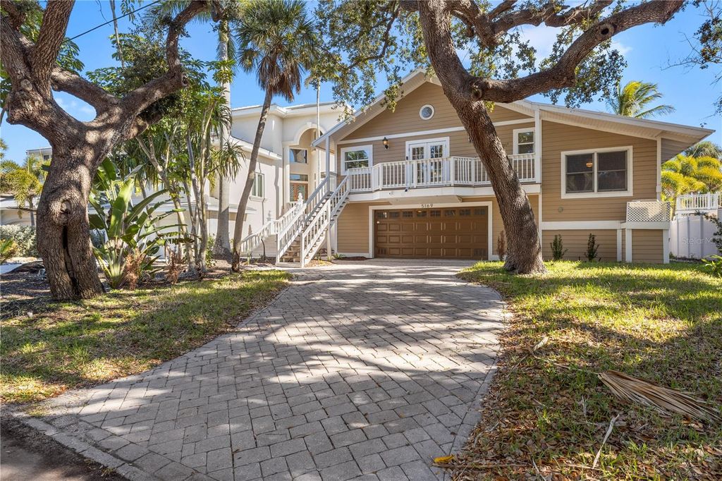 Photo of 5169 Oxford Drive, Sarasota, FL 34242 (MLS # V4948468)