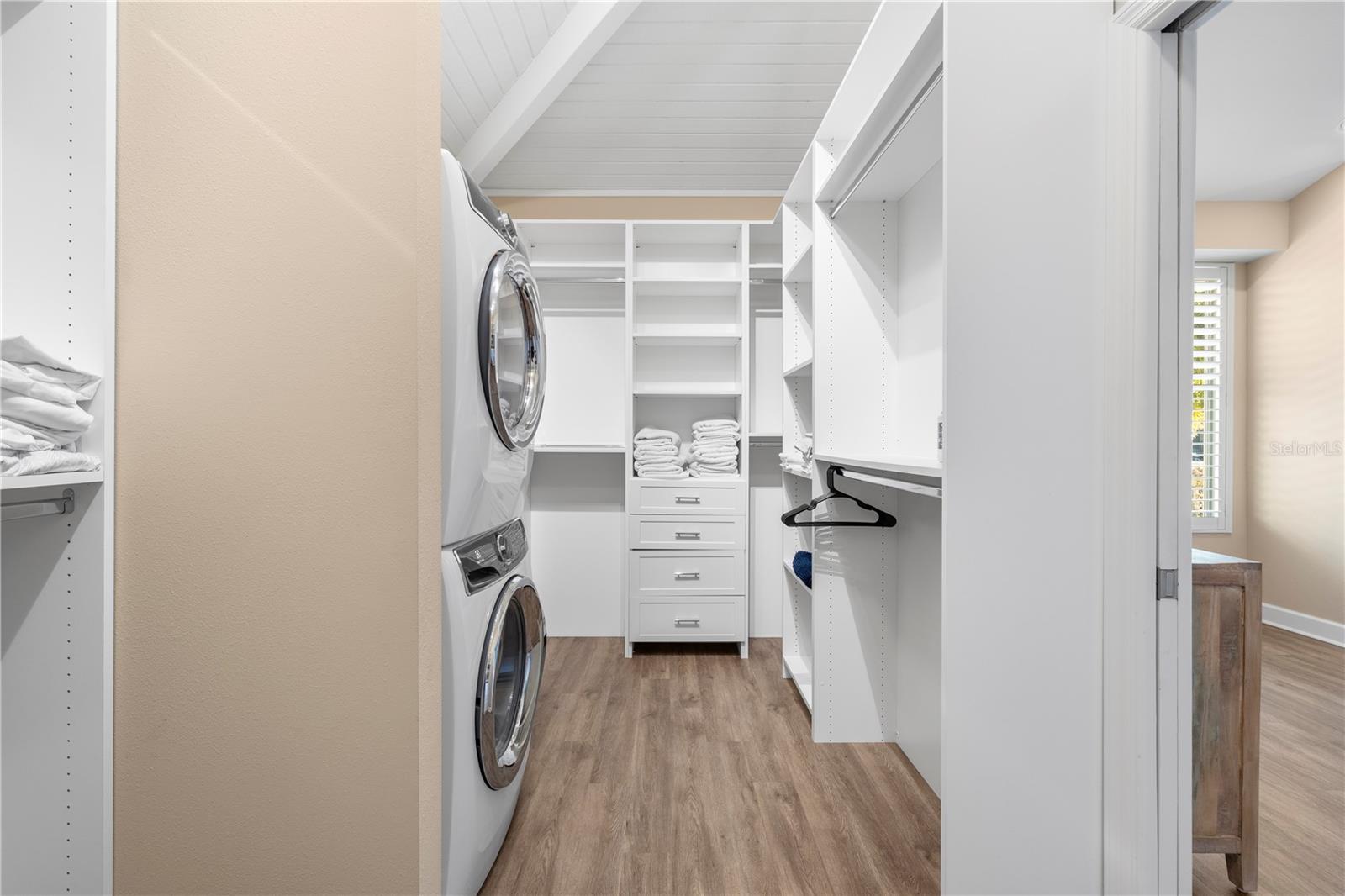 SIESTA BEACH - Residential