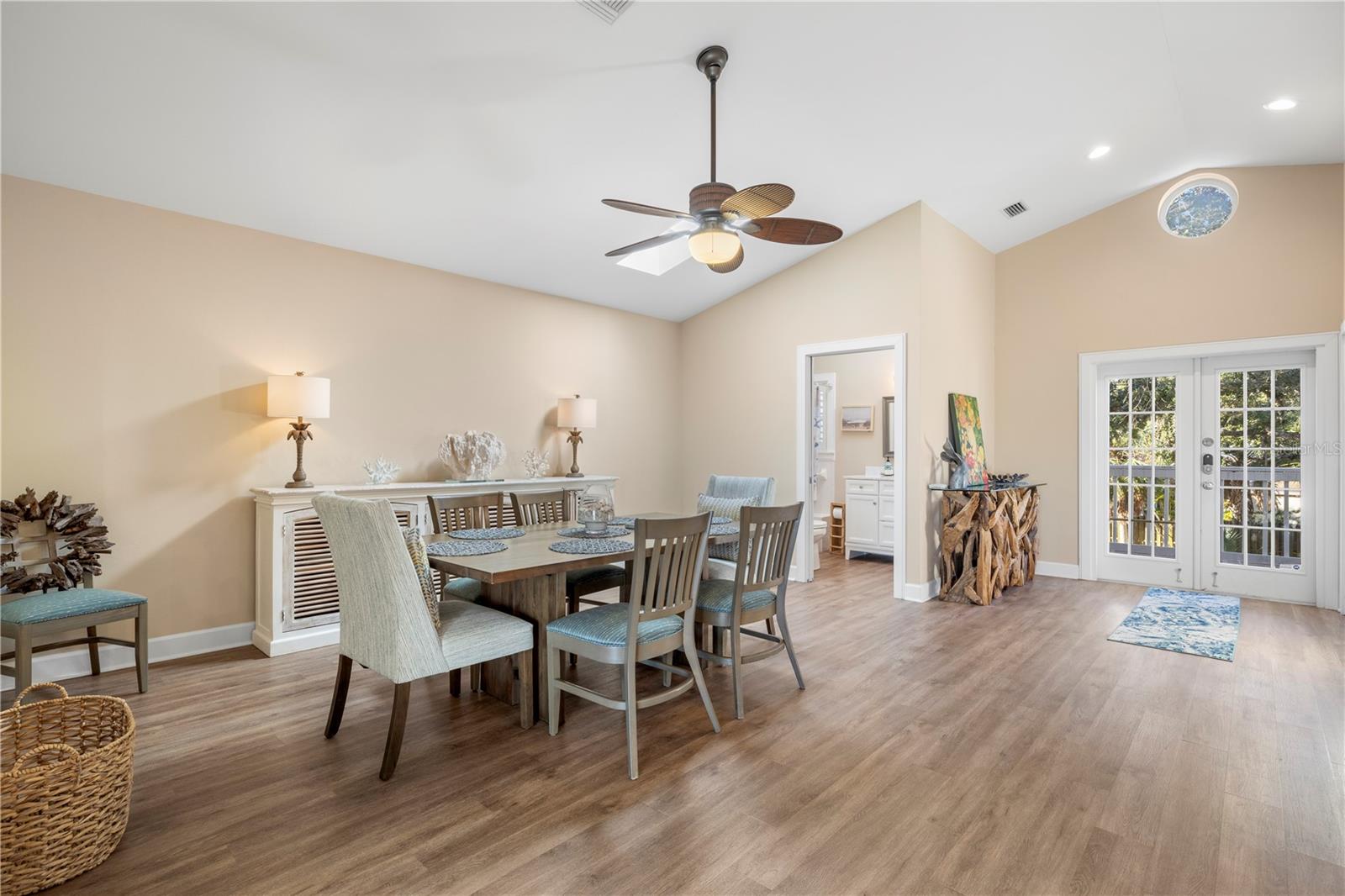 SIESTA BEACH - Residential