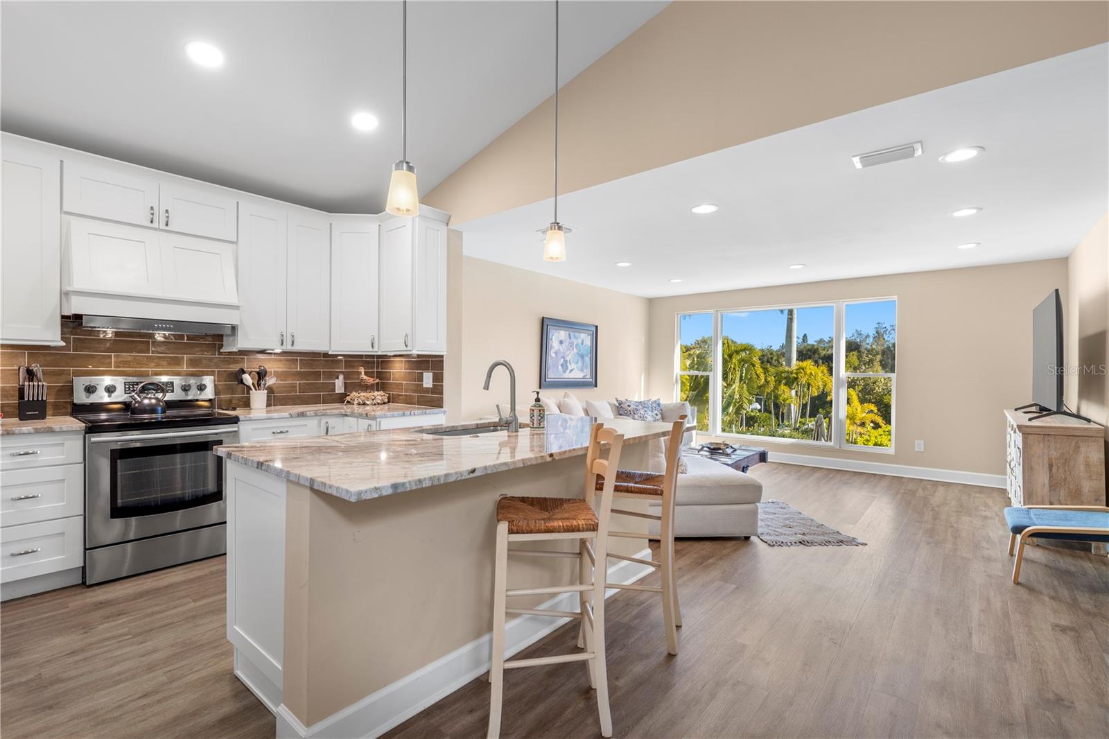 SIESTA BEACH - Residential