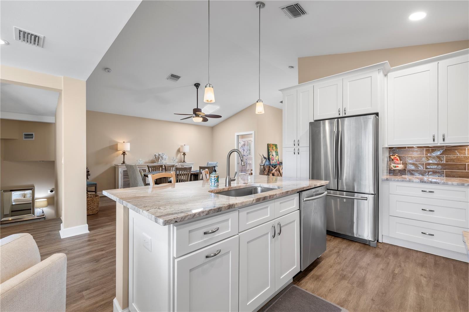 SIESTA BEACH - Residential