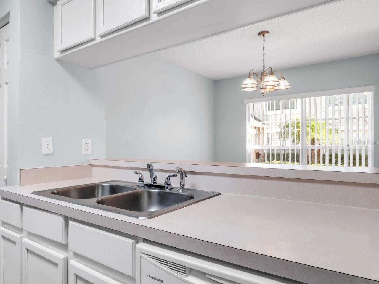 THE TWNHMS AT KENSINGTON PH - Residential Lease