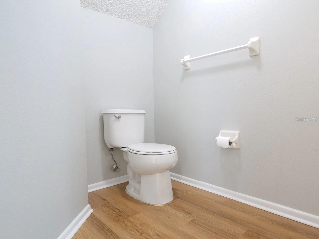 THE TWNHMS AT KENSINGTON PH - Residential Lease