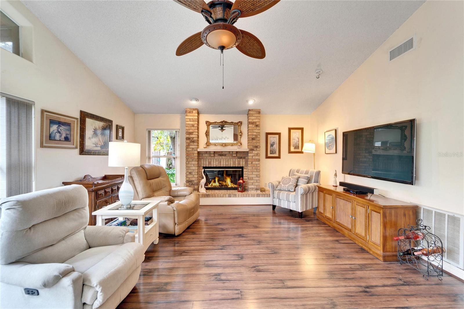 WALDEN LAKE, ASTON WOODS - Residential