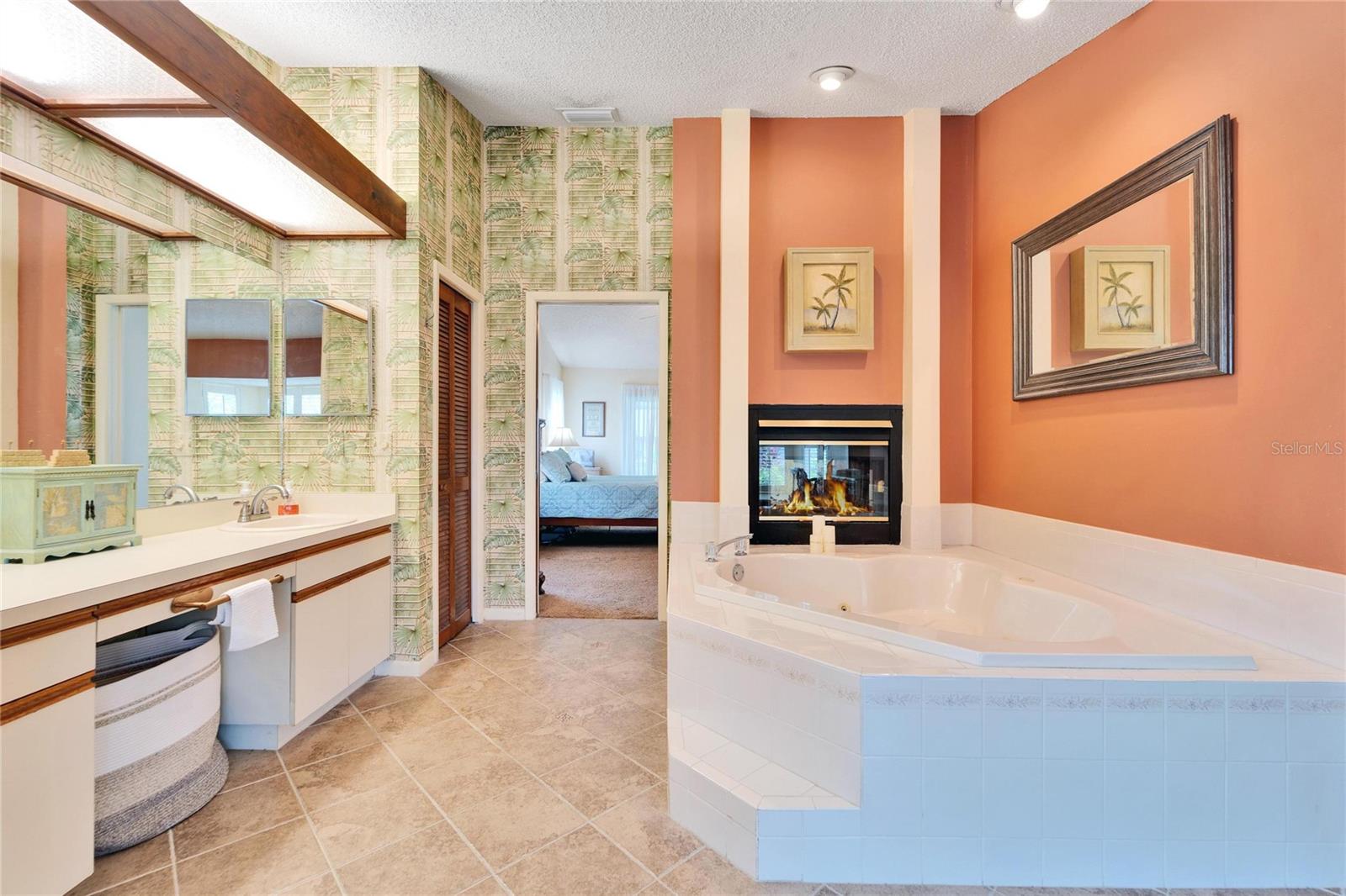 WALDEN LAKE, ASTON WOODS - Residential