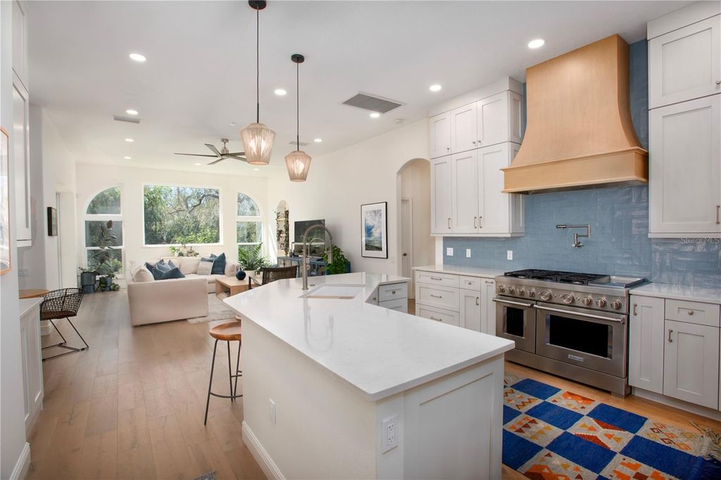 Photo of 4586 S Del Sol Boulevard, Sarasota, FL 34243 (MLS # A4682853)