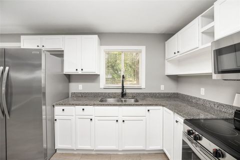 Tiny photo for 5805 NW 16th Street, Ocala, FL 34482 (MLS # OM724514)