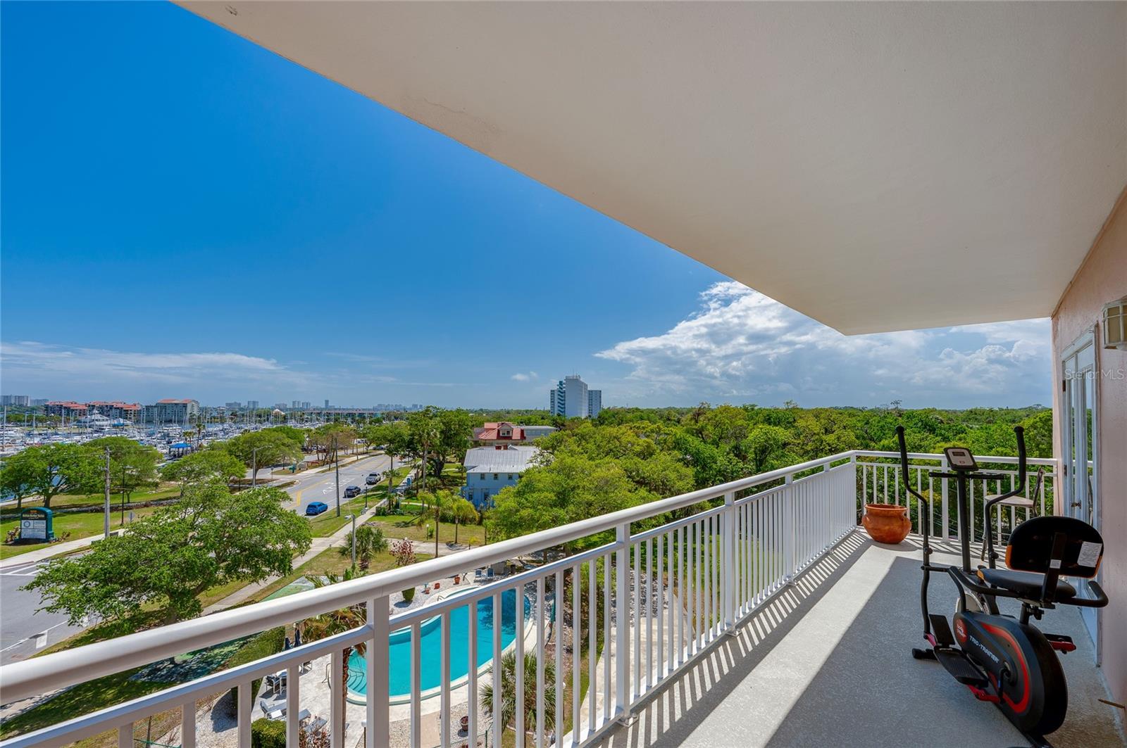 LANDMARK CONDO - Residential