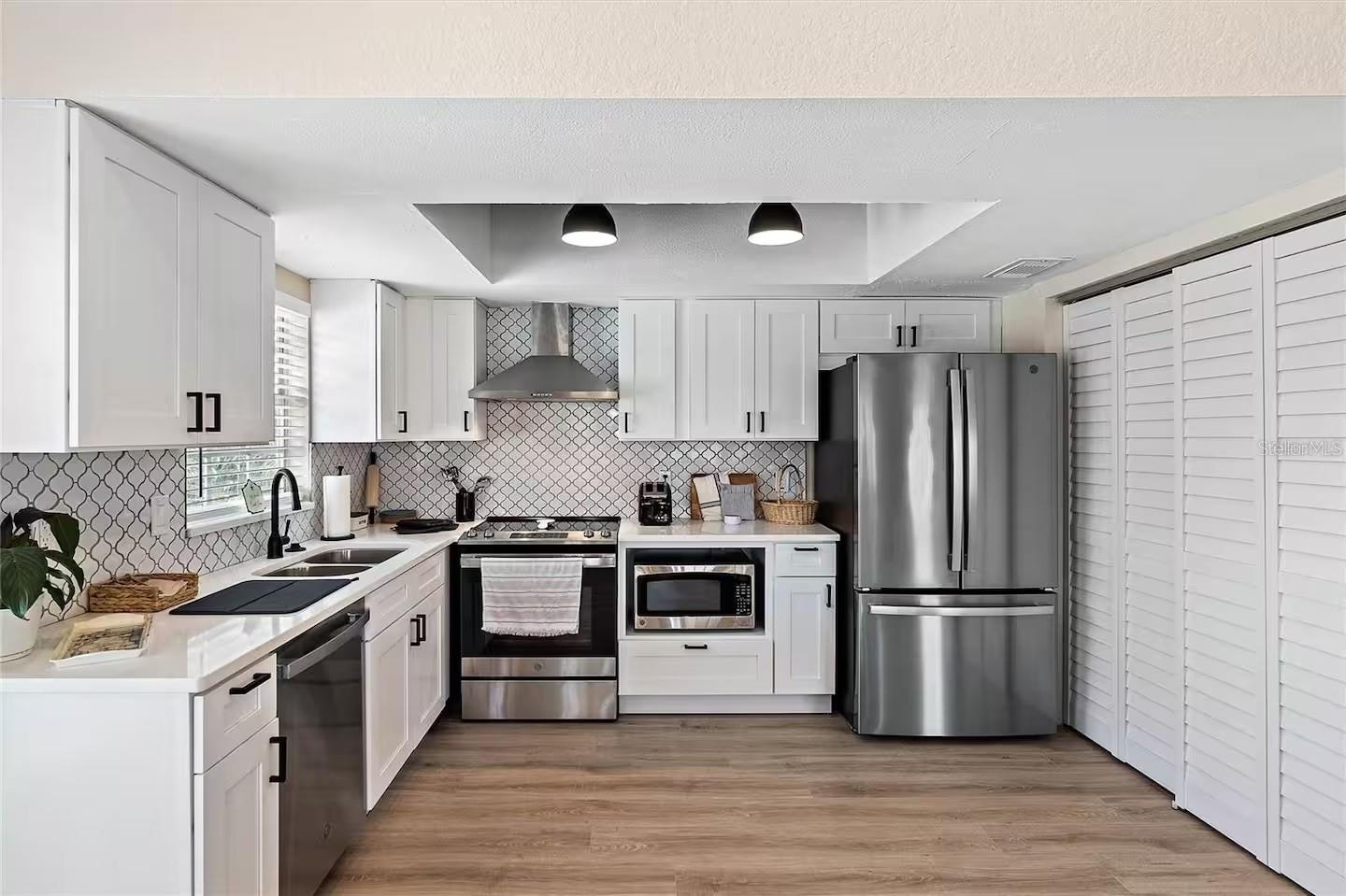 ST PETERSBURG BEACH REPLAT - Residential Lease