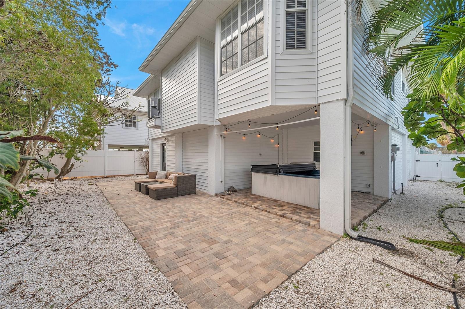 ST PETERSBURG BEACH REPLAT - Residential Lease