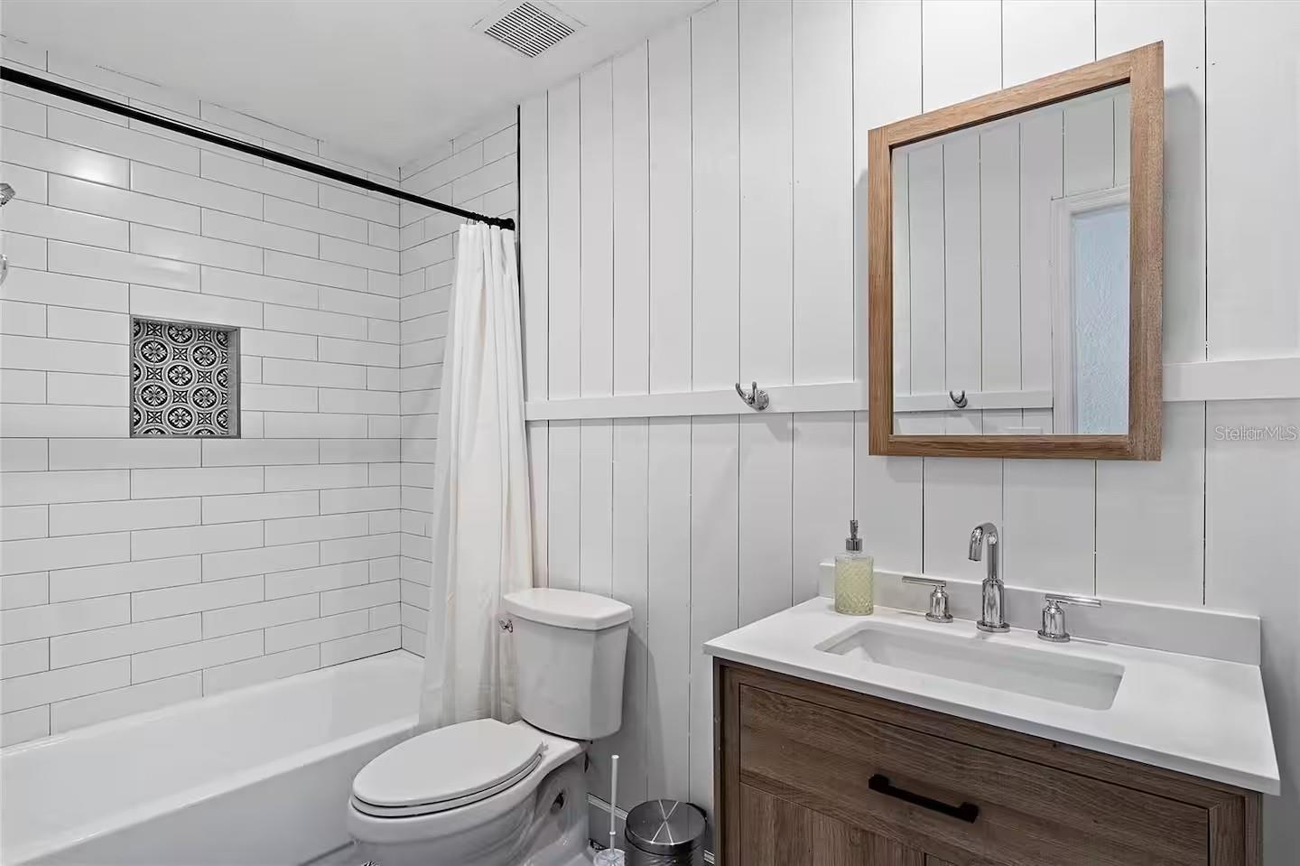 ST PETERSBURG BEACH REPLAT - Residential Lease