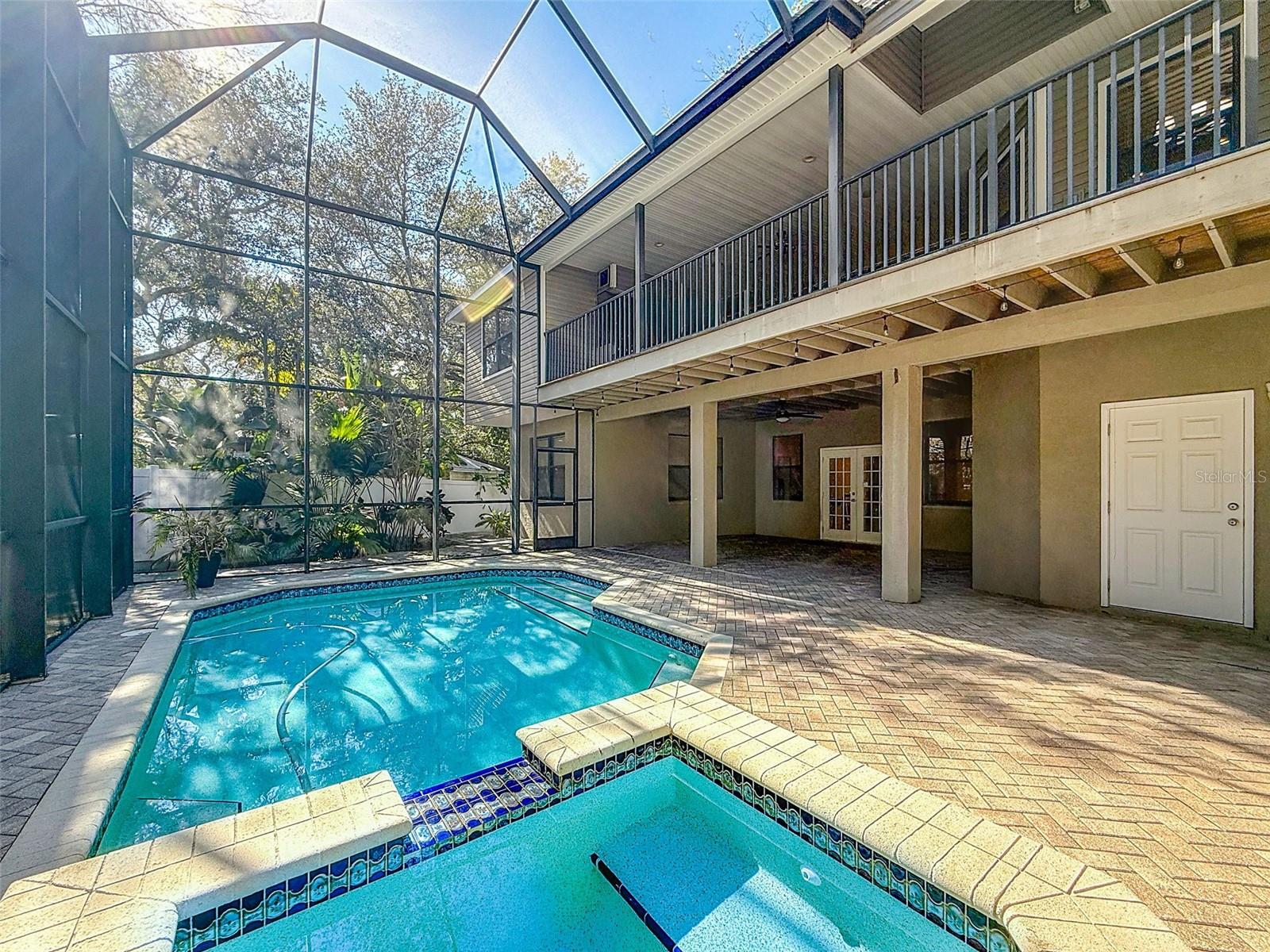 OZONA TRACE - Residential