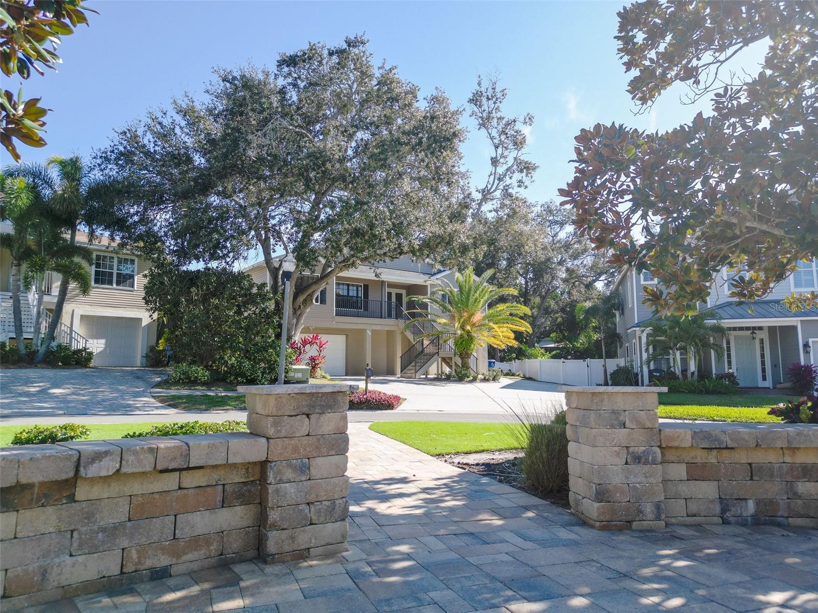 OZONA TRACE - Residential