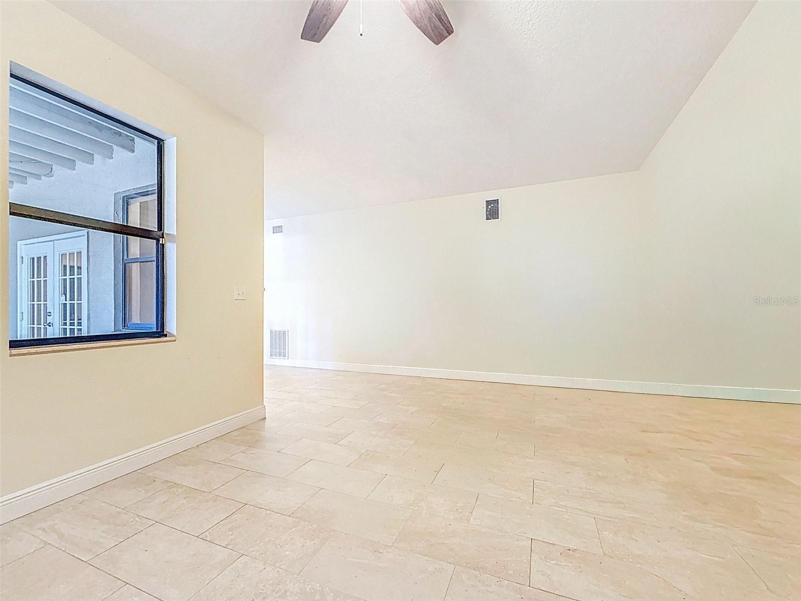 OZONA TRACE - Residential