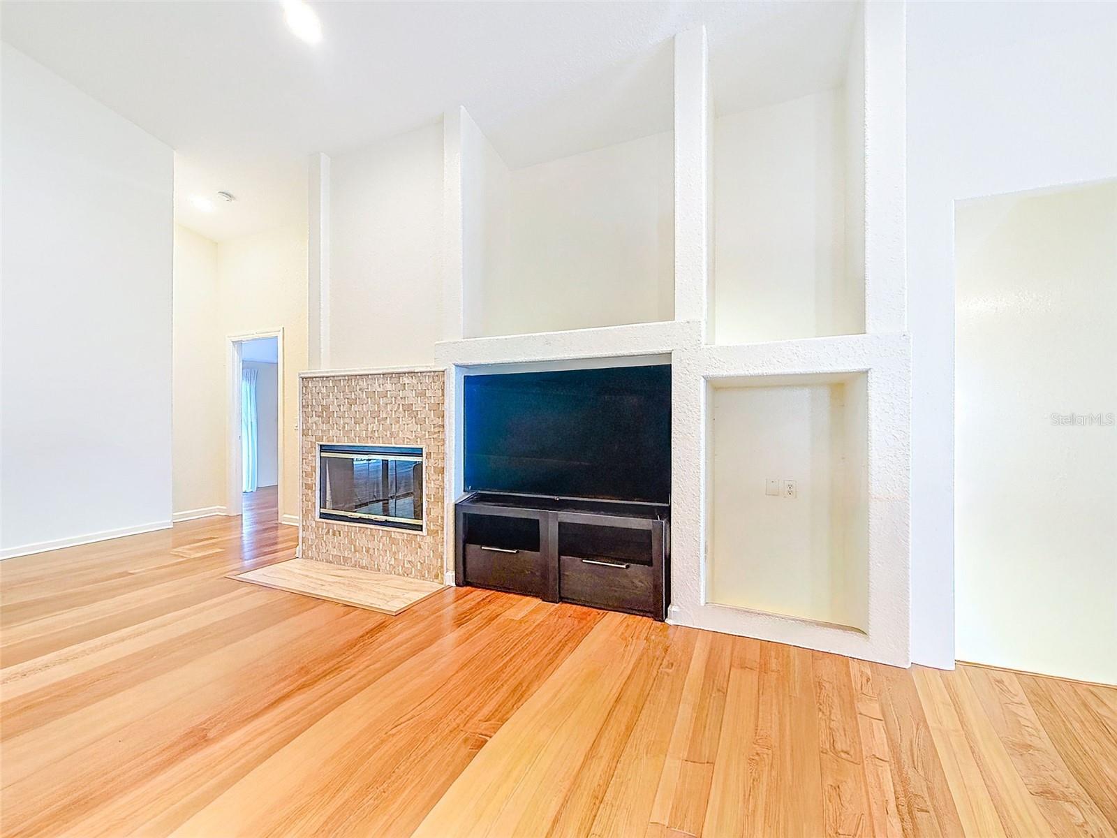 OZONA TRACE - Residential