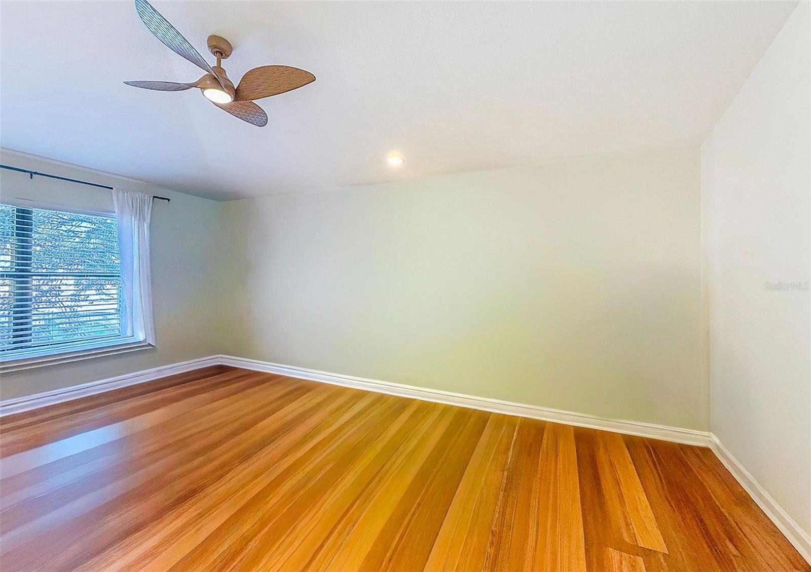 OZONA TRACE - Residential