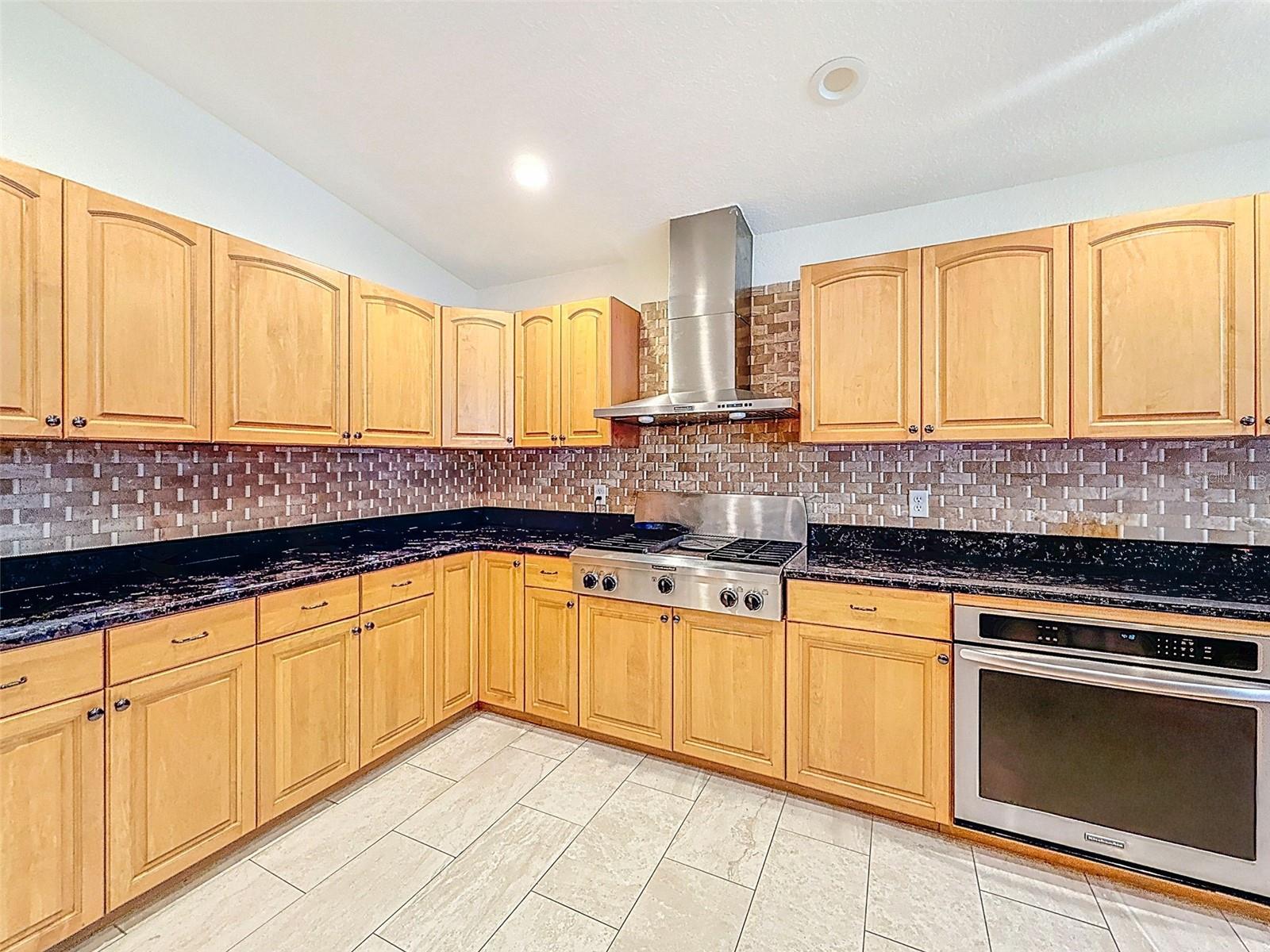 OZONA TRACE - Residential