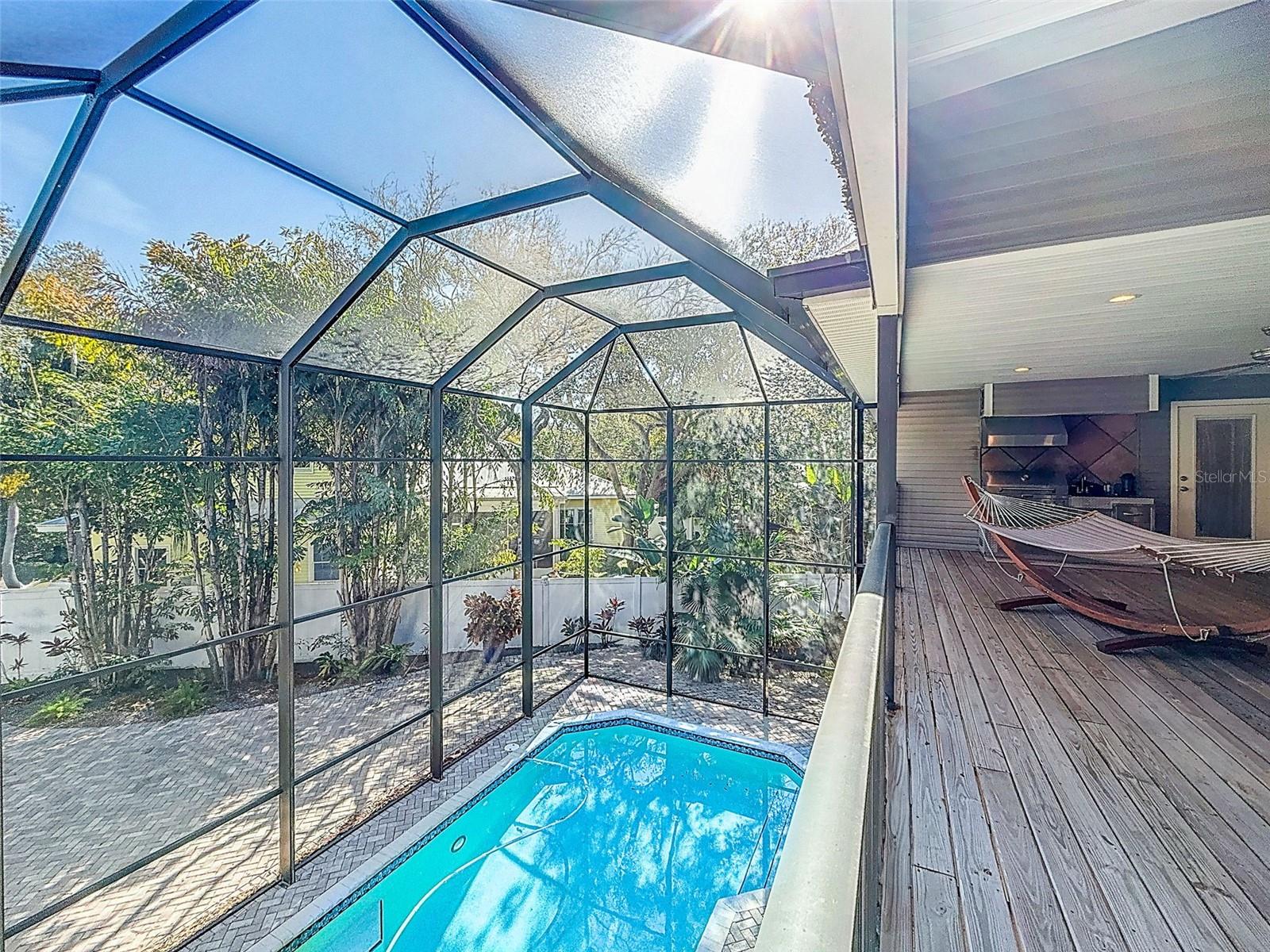 OZONA TRACE - Residential