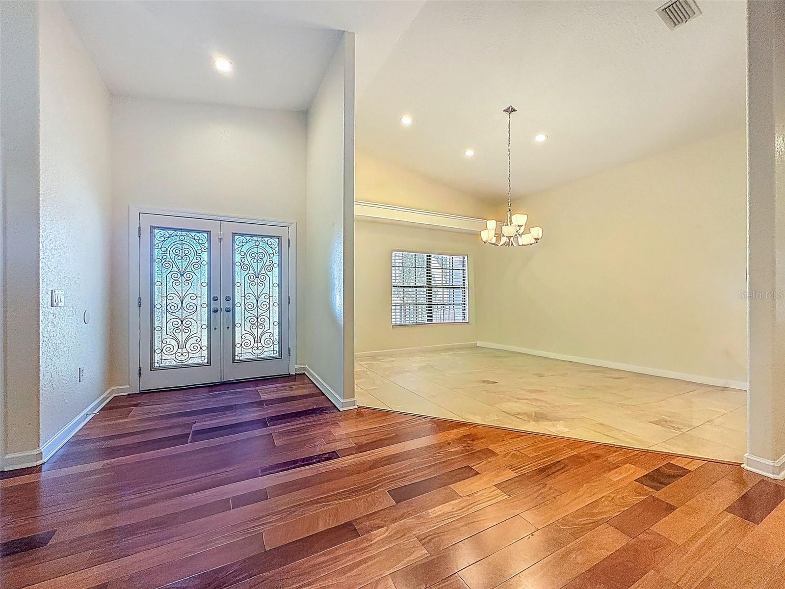 OZONA TRACE - Residential