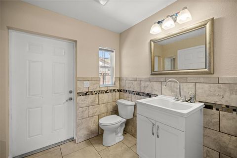 Tiny photo for 2400 NE 37th Street, Ocala, FL 34479 (MLS # OM720018)