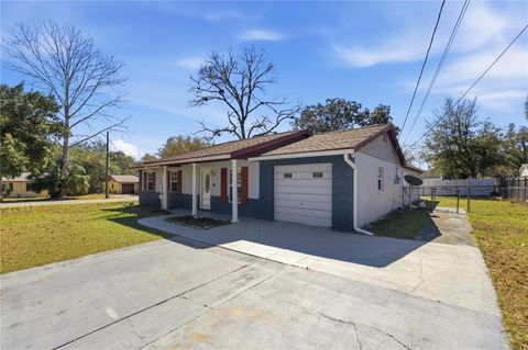 Tiny photo for 2400 NE 37th Street, Ocala, FL 34479 (MLS # OM720018)