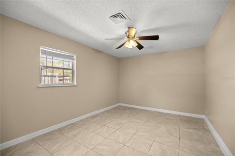 Tiny photo for 2400 NE 37th Street, Ocala, FL 34479 (MLS # OM720018)