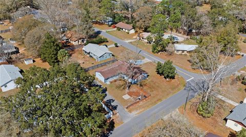 Tiny photo for 2400 NE 37th Street, Ocala, FL 34479 (MLS # OM720018)
