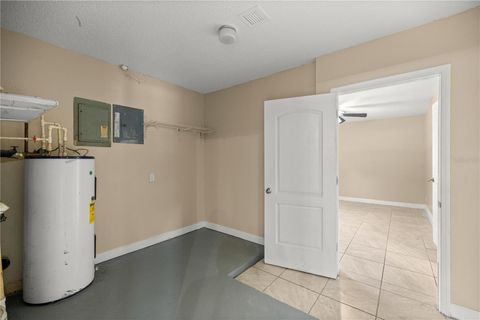 Tiny photo for 2400 NE 37th Street, Ocala, FL 34479 (MLS # OM720018)