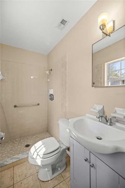 Tiny photo for 2400 NE 37th Street, Ocala, FL 34479 (MLS # OM720018)