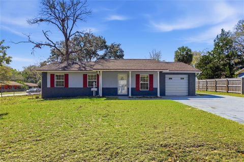 Photo of 2400 NE 37th Street, Ocala, FL 34479 (MLS # OM720018)