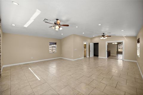 Tiny photo for 2400 NE 37th Street, Ocala, FL 34479 (MLS # OM720018)