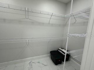 WALK IN WATER LAKE ESTATES PH 01 - Residential