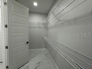 WALK IN WATER LAKE ESTATES PH 01 - Residential