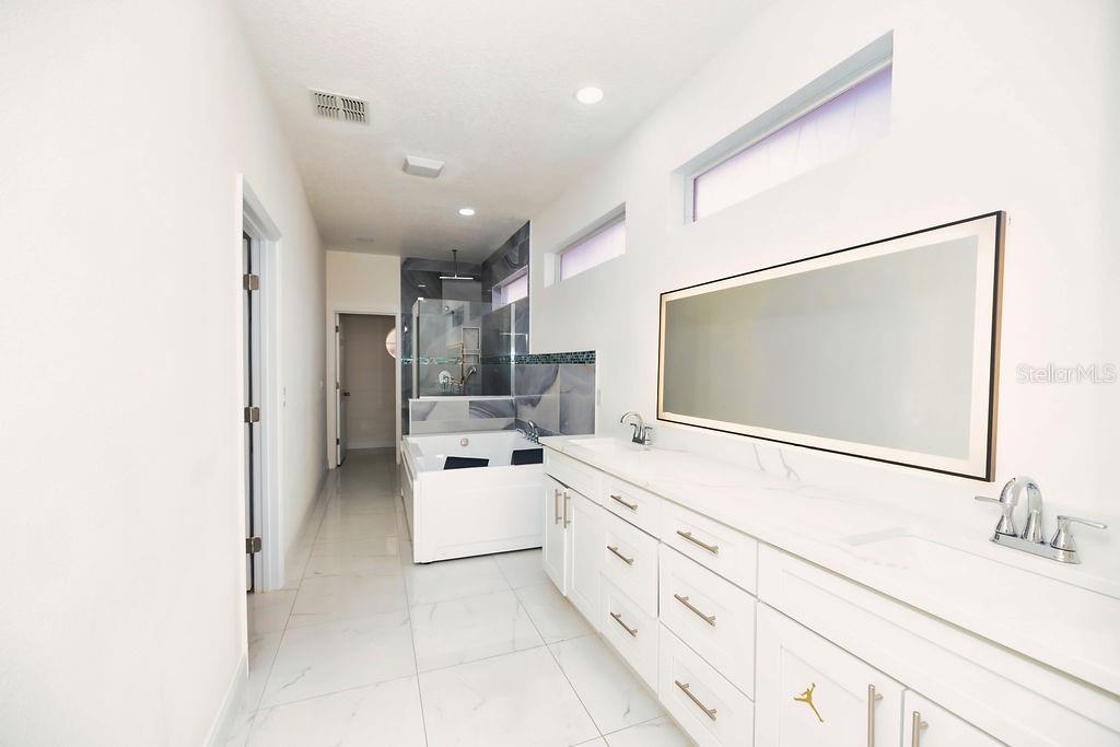 LAKE FOREST SEC 10A - Residential