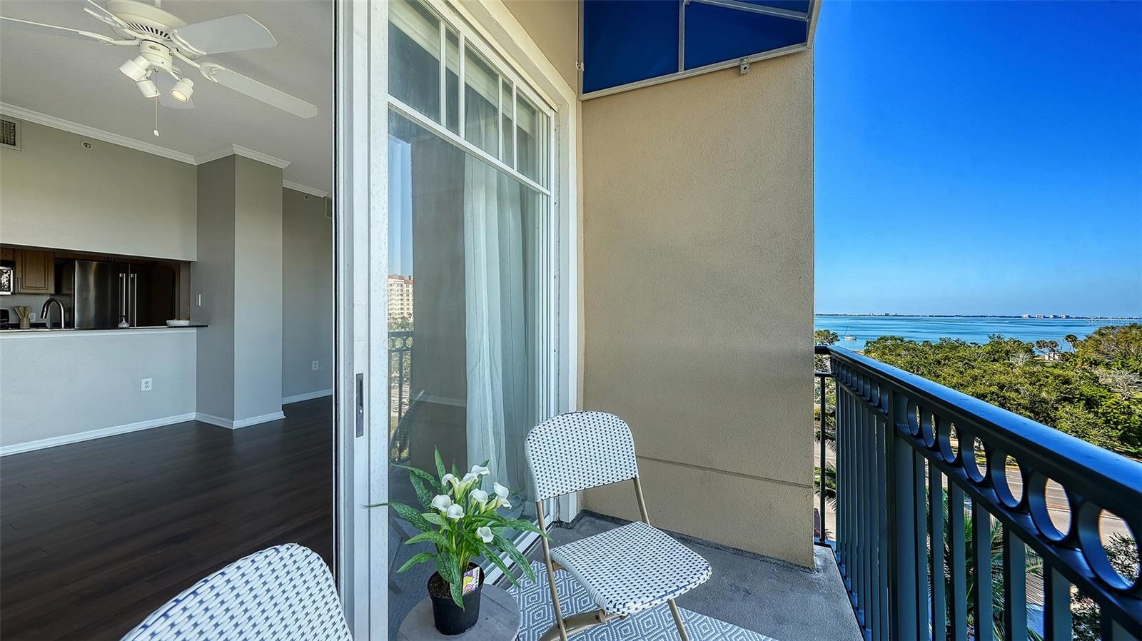 BROADWAY PROMENADE - Residential Lease