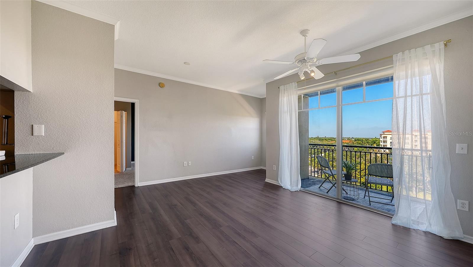 BROADWAY PROMENADE - Residential Lease