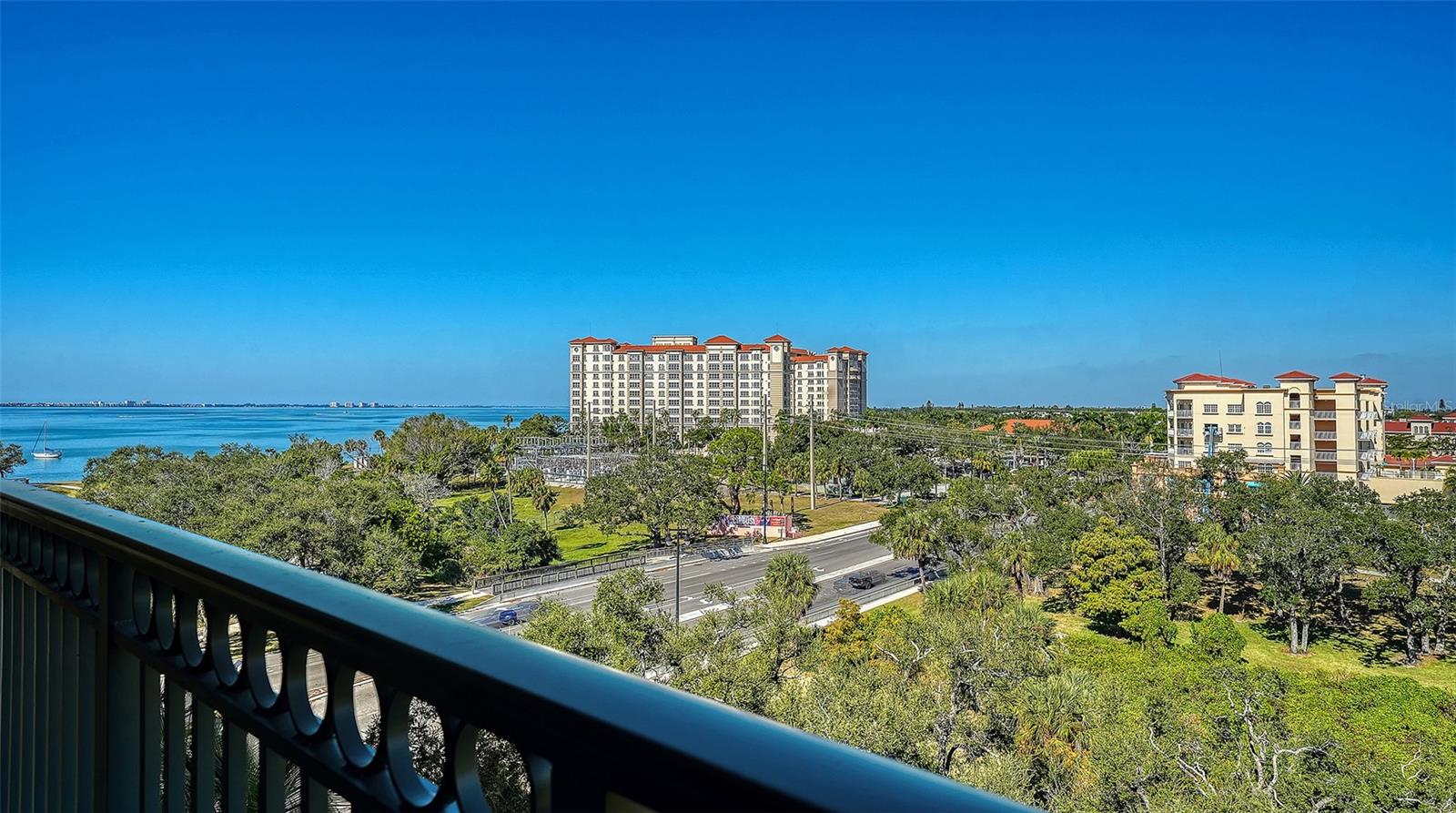 BROADWAY PROMENADE - Residential Lease