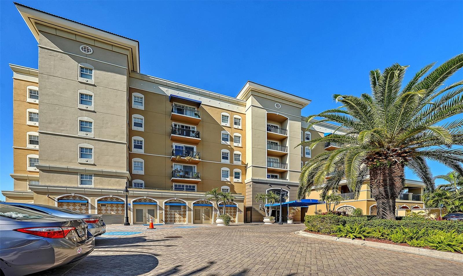 BROADWAY PROMENADE - Residential Lease