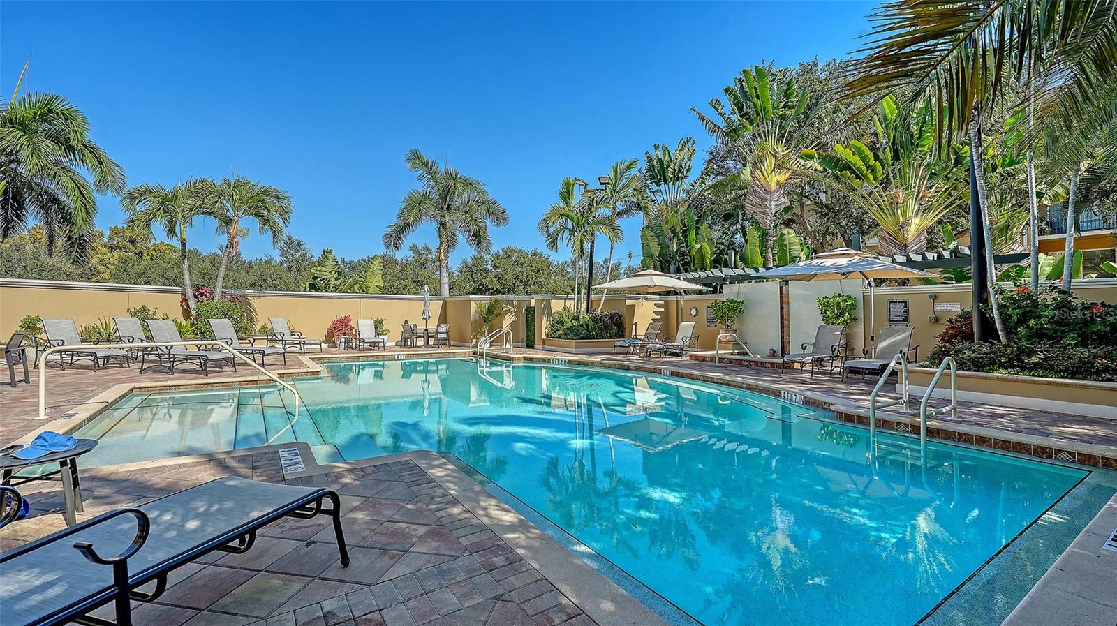 BROADWAY PROMENADE - Residential Lease