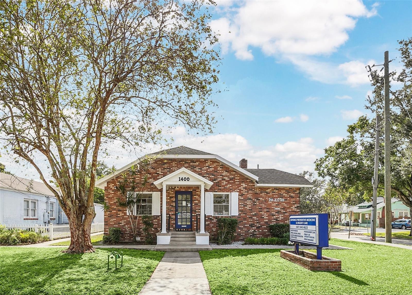 Renovated, single stand-alone building/medical office in downtown Orlando. Minutes to Lake Eola, restaurants, highway, and with five-space parking.5 Rooms Plus Reception Area, Plus Waiting Room, Plus Conference Room. All plumbing and wiring are replaced and new . Brand new Water Heather and Brand New AC.