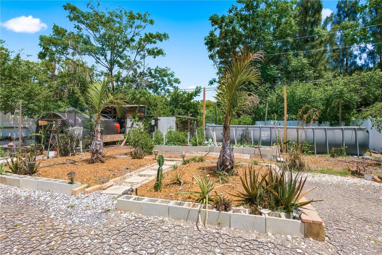 BOULEVARD PINES - Residential